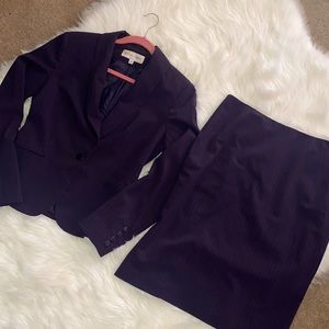 JONES NEW YORK Suit. Navy Blue & pink pinstripe💘